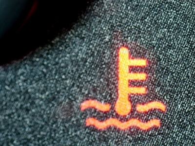 Nguyên nhân xuất hiện dấu hiệu cảnh báo nước làm mát động cơ ?