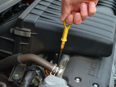 Những hư hỏng thường gặp khi đổ dư dầu nhớt động cơ ô tô