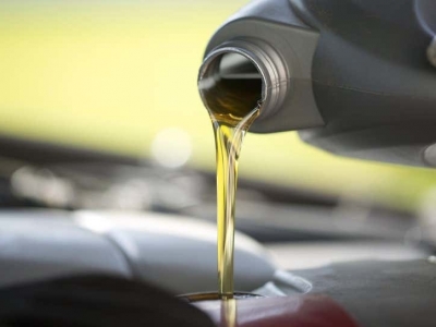 Có nên thay nhớt xe hơi khi chạy khoảng 5.000 Km hay không?