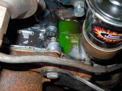 Hao nước làm mát, ô tô có thể đang gặp trục trặc nghiêm trọng