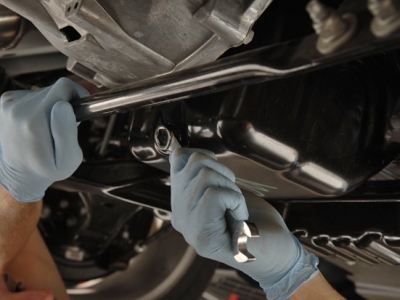 Hướng dẫn thay nhớt xe tải đúng cách