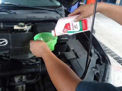 Khi nào cần thay dầu hộp số ô tô?