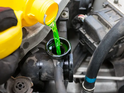 Nước làm mát ô tô bao lâu thay?